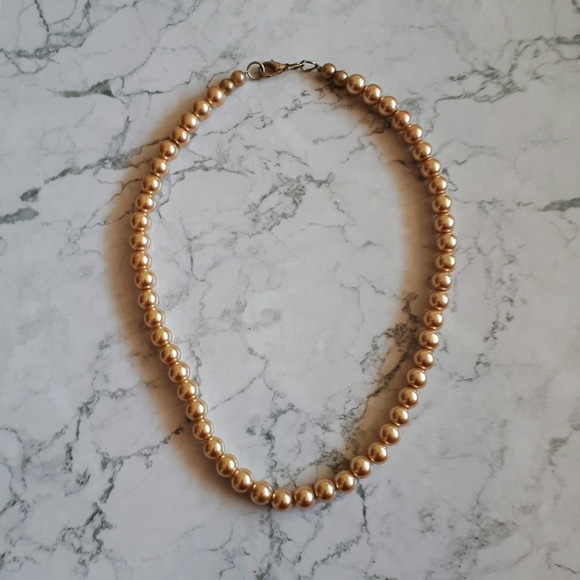 Jewelry - Faux creamy pearls choker necklace, vintage style